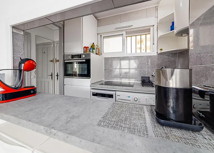 Miramar Magic Sea & Sunrise View Apartment *