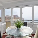 아파트 Miramar Magic Sea & Sunrise View