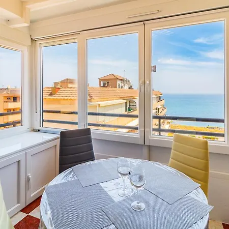 Апартаменты Miramar Magic Sea & Sunrise View Торевьиа